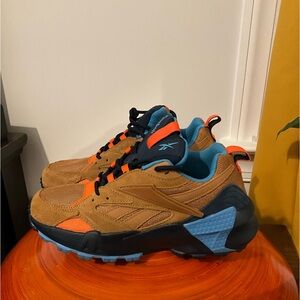 Woman’s Reebok Size 8 1/2 Tan, Orange, Blue, Light Blue